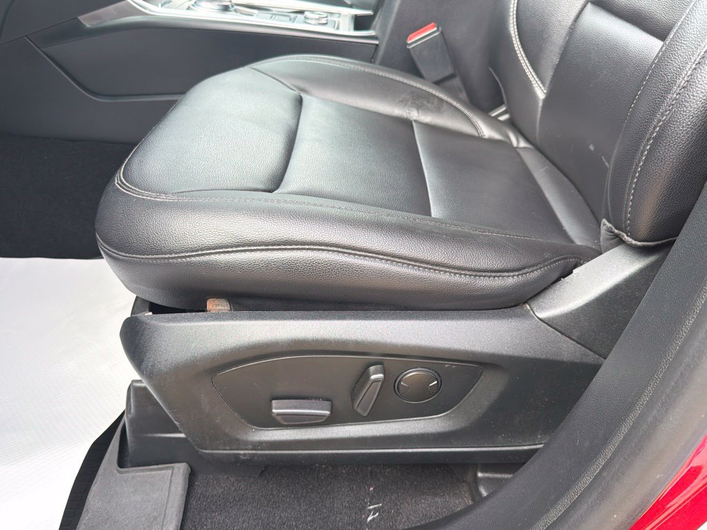 Used 2021 Ford Explorer XLT w/ Equipment Group 202A AWD/4WD image 10
