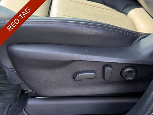 Used 2025 Subaru Ascent Bronze Edition image 15