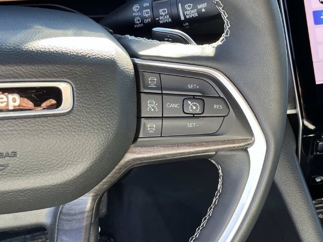 Certified 2024 Jeep Grand Cherokee L Limited AWD/4WD image 33