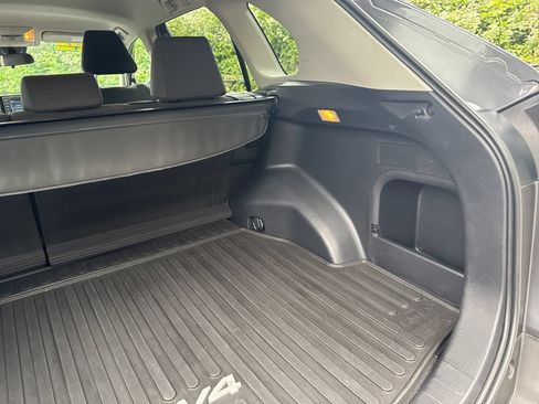 Used 2021 Toyota RAV4 LE AWD/4WD image 37