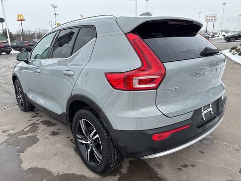 Certified 2025 Volvo XC40 B5 Core image 8