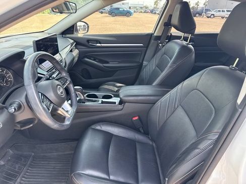 Certified 2024 Nissan Altima 2.5 SR w/ SR Premium Package FWD image 10