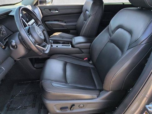 Used 2025 Nissan Pathfinder SL FWD image 21