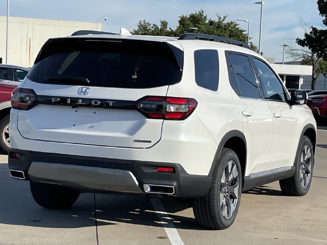 New 2026 Honda Pilot Touring image 4