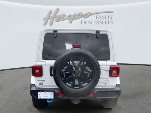 Certified 2023 Jeep Wrangler Sahara w/ Cold Weather Group image 4