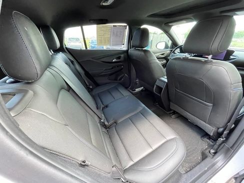 Used 2024 Buick Envista Sport Touring w/ Convenience I Package FWD image 24