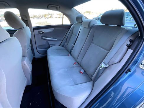 Used 2013 Toyota Corolla LE image 20