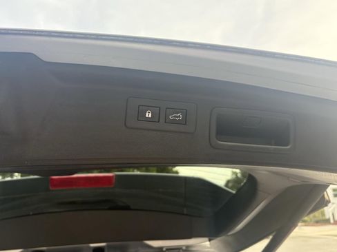 Used 2020 Subaru Forester Limited w/ Popular Package #3 image 11