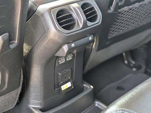 Used 2023 Jeep Wrangler Unlimited Rubicon 4xe AWD/4WD image 13