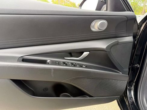 Certified 2023 Hyundai Elantra SEL FWD image 16