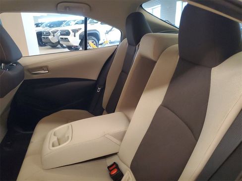 Used 2020 Toyota Corolla LE image 12
