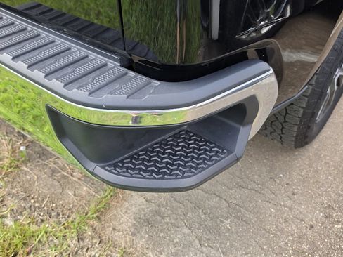 Used 2023 Chevrolet Silverado 1500 LT AWD/4WD image 8