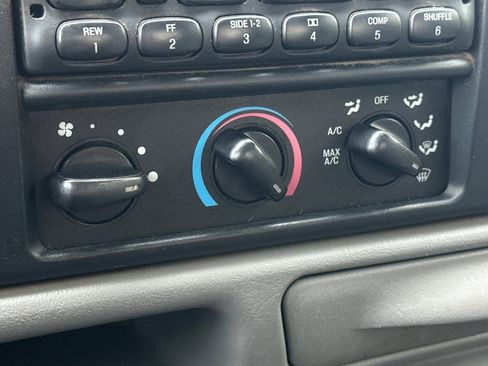 Used 2003 Ford F250 XLT image 18