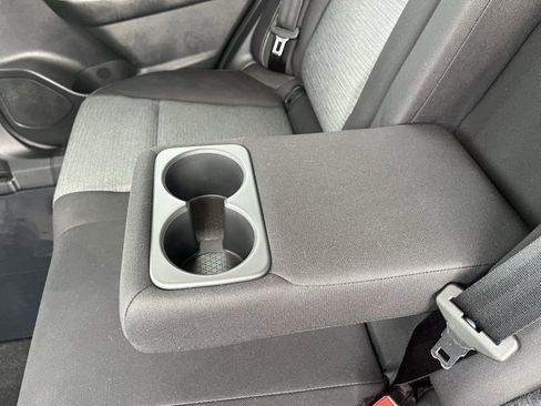 Used 2023 Nissan Rogue SV image 42