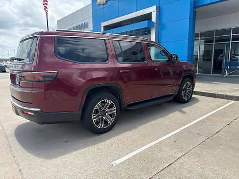 Used 2024 Jeep Wagoneer Series II w/ Flexible Seating Group RWD image 3