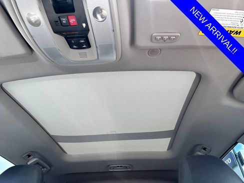 Used 2017 Volvo XC60 T5 Inscription w/ Preferred Option Package FWD image 11