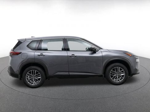 Used 2023 Nissan Rogue S AWD/4WD image 10