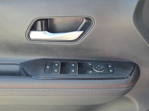Used 2025 Nissan Kicks SR FWD image 28