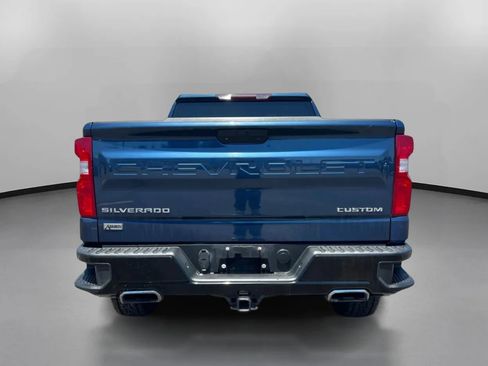 Used 2019 Chevrolet Silverado 1500 Custom Trail Boss w/ Custom Convenience Package AWD/4WD image 11