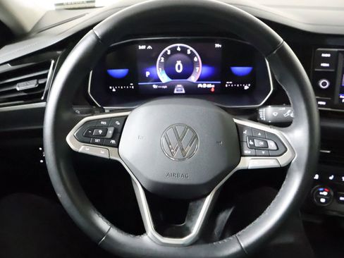 Used 2024 Volkswagen Jetta SE image 37