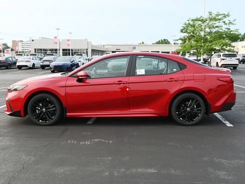 New 2026 Toyota Camry SE w/ Convenience Package AWD/4WD image 4