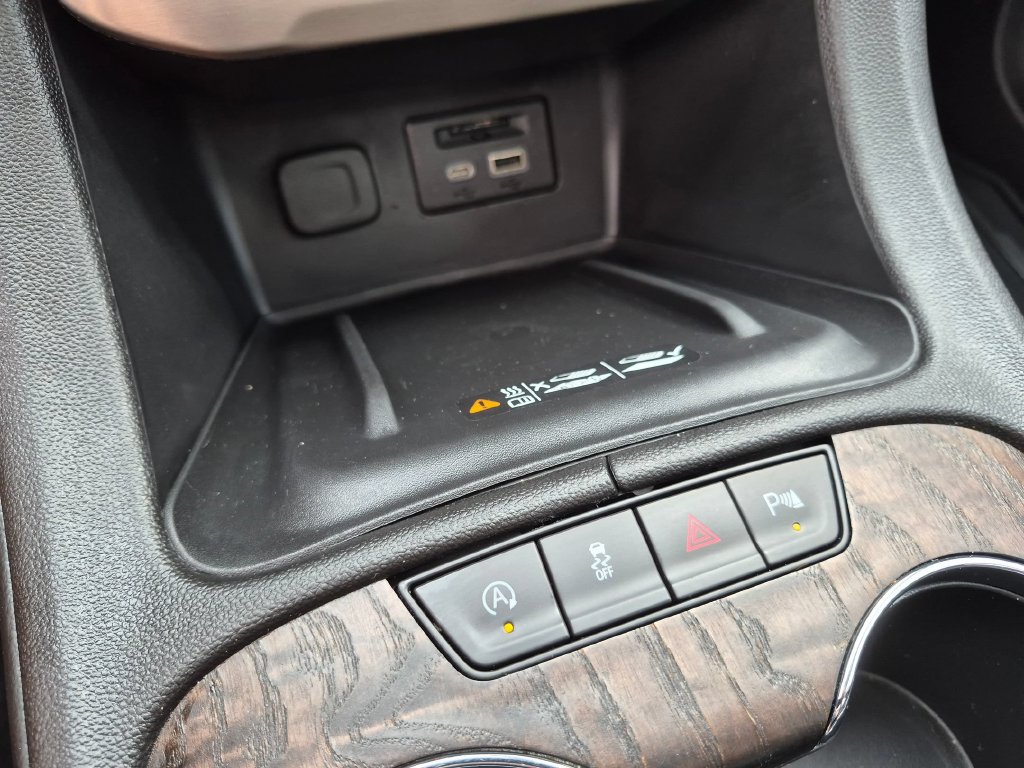 Used 2022 GMC Acadia Denali w/ Black Diamond Edition FWD image 21
