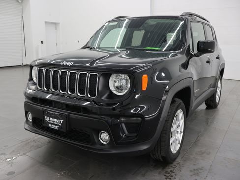 Used 2019 Jeep Renegade Latitude AWD/4WD image 7
