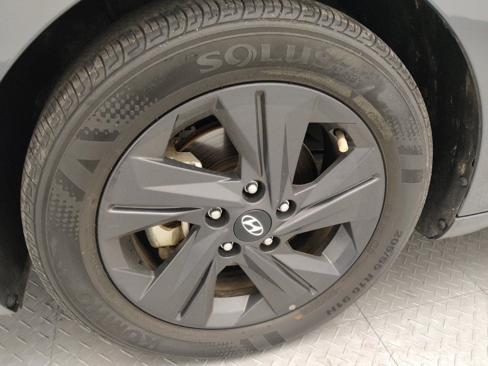 Used 2023 Hyundai Elantra SEL w/ Cargo Package FWD image 31