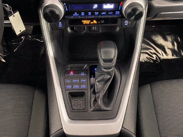 Certified 2019 Toyota RAV4 LE w/ All Weather Liner Package AWD/4WD image 16