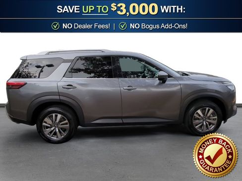 Used 2025 Nissan Pathfinder SL image 8