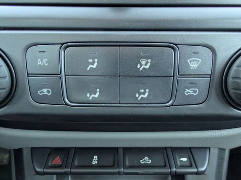 Used 2022 Chevrolet Colorado W/T w/ WT Convenience Package image 17