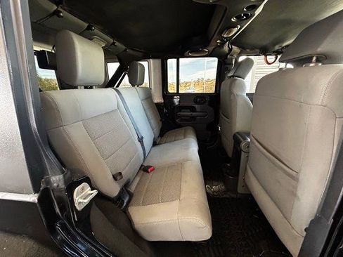 Used 2009 Jeep Wrangler Unlimited Rubicon w/ Dual Top Group AWD/4WD image 25