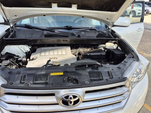 Used 2012 Toyota Highlander FWD image 29