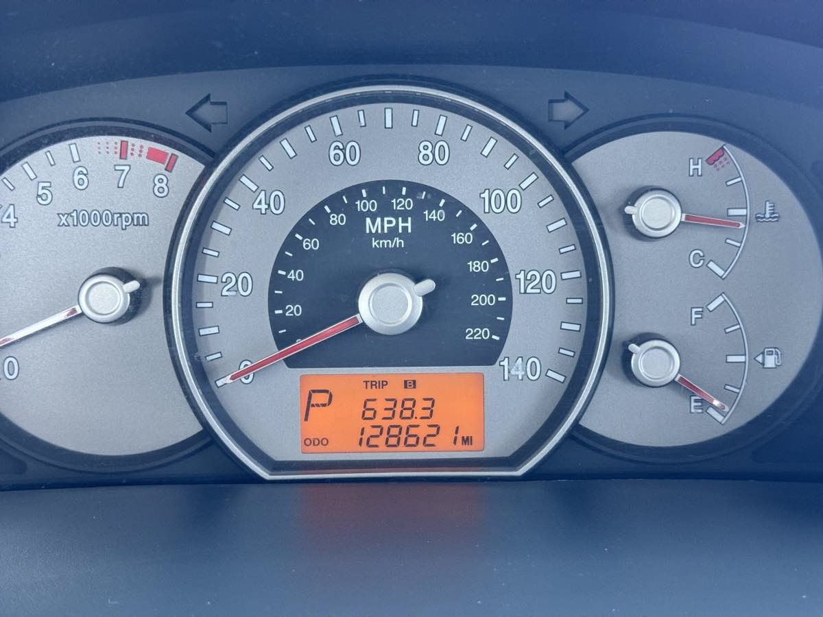 Used 2007 Kia Rondo EX w/ Premium Pkg FWD image 39