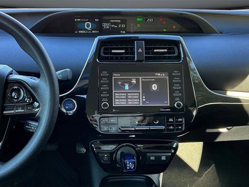 Used 2022 Toyota Prius L Eco image 8