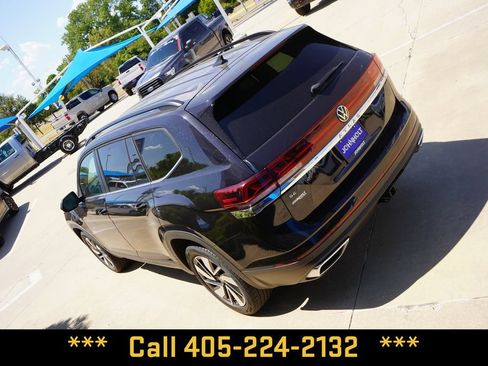 Used 2025 Volkswagen Atlas SE FWD image 11