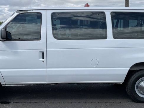 Used 2006 Ford E-350 and Econoline 350 XLT RWD image 8