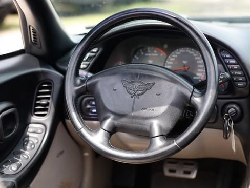 Used 2001 Chevrolet Corvette Convertible w/ Preferred Equipment Group2 RWD image 24