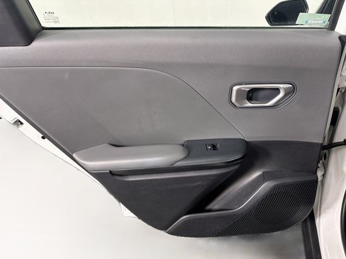 Used 2025 Kia K4 FWD image 25