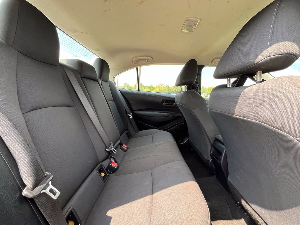 Used 2022 Toyota Corolla LE FWD image 32