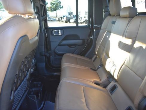 Used 2023 Jeep Gladiator Rubicon w/ LED Lighting Group image 17