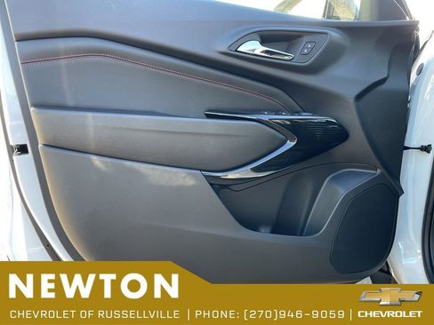New 2026 Chevrolet Trax RS w/ Sunroof Package FWD image 5