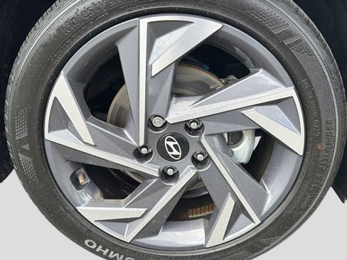 Certified 2025 Hyundai Elantra Sport FWD image 14