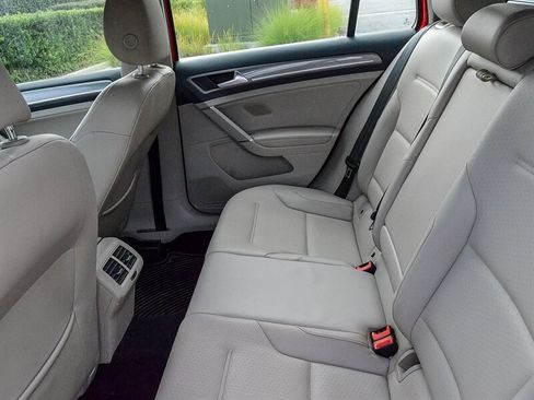 Used 2017 Volkswagen Golf Alltrack S image 21