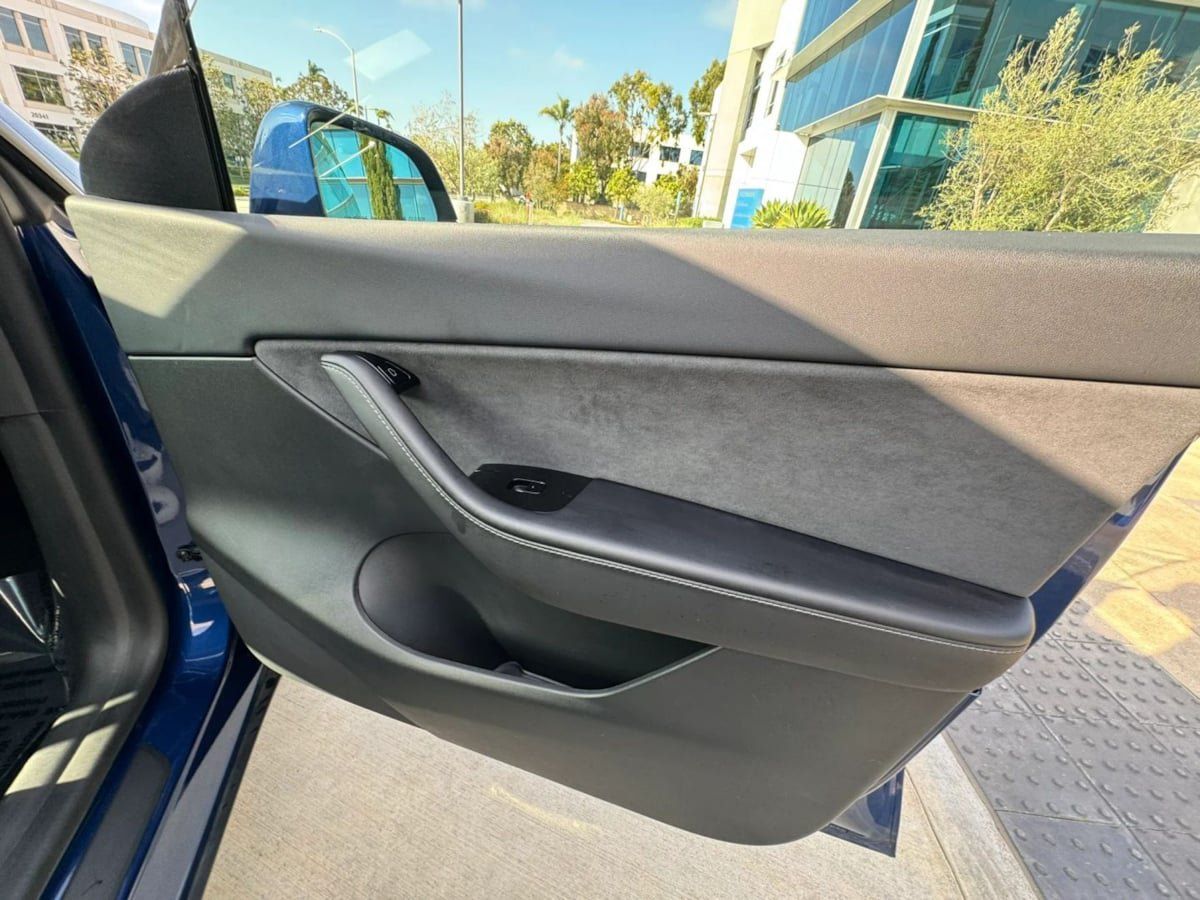 Used 2023 Tesla Model Y Long Range AWD/4WD image 26