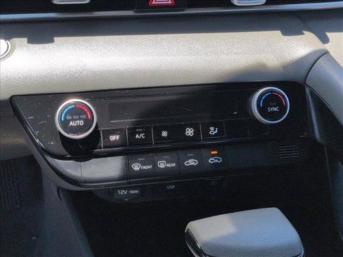 Used 2021 Hyundai Elantra SEL FWD image 15