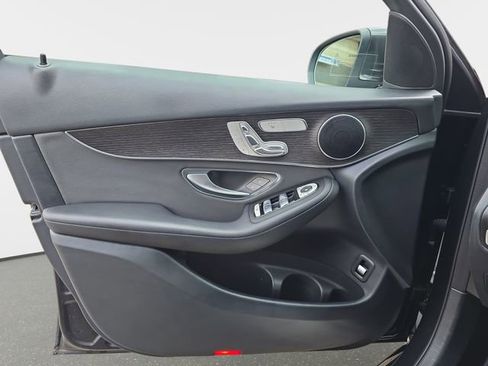 Used 2021 Mercedes-Benz GLC 300 4MATIC image 29