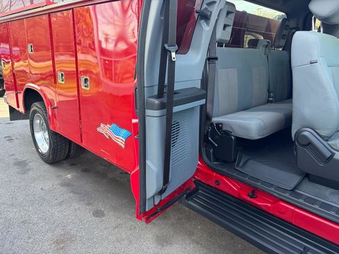 Used 2013 Ford F550 4x4 SuperCab Super Duty w/ Payload Upgrade Pkg image 44