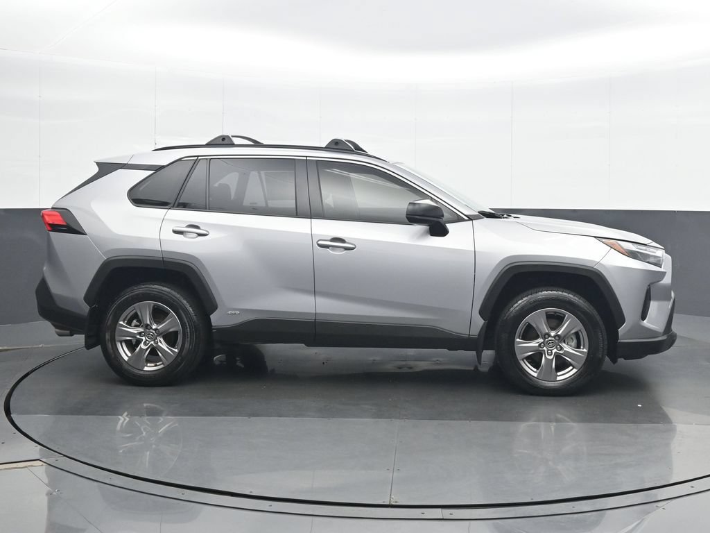 Used 2025 Toyota RAV4 LE AWD/4WD image 7