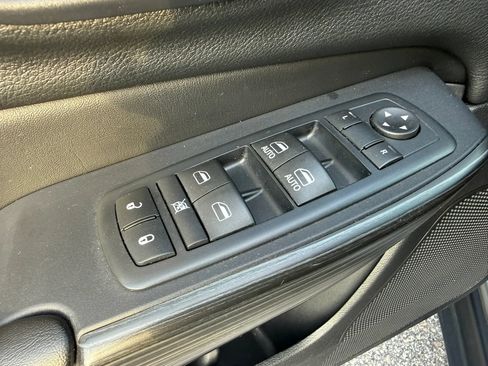 Used 2016 Jeep Cherokee Limited AWD/4WD image 35